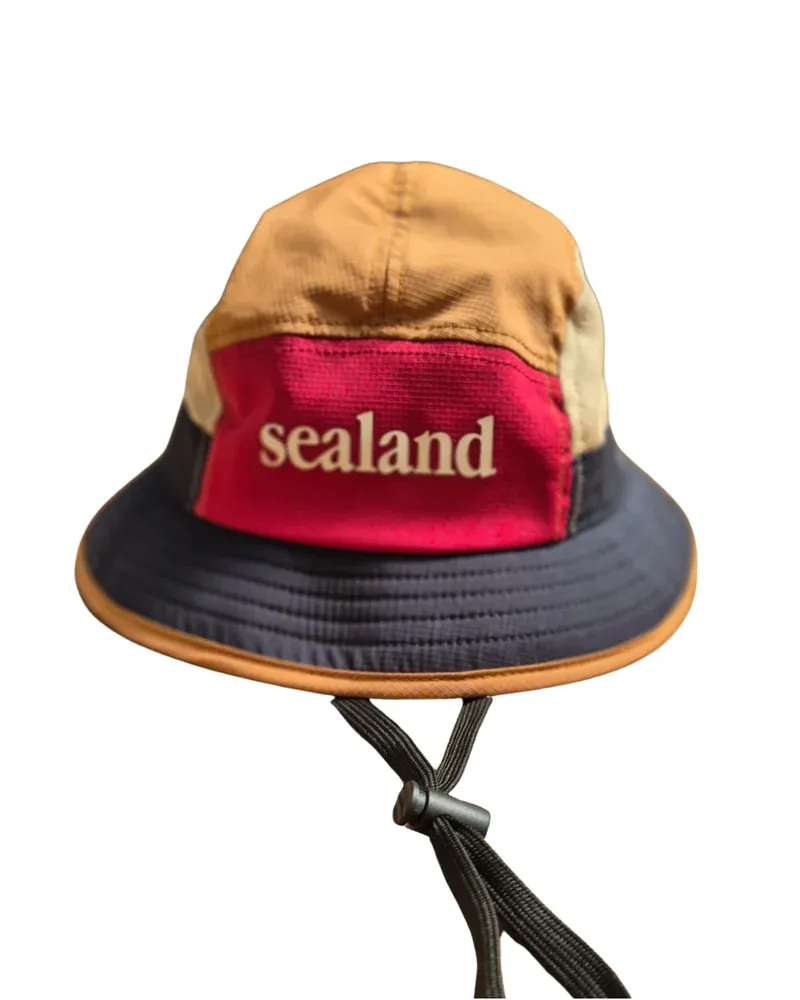 Sealand Dark Bucket Hat